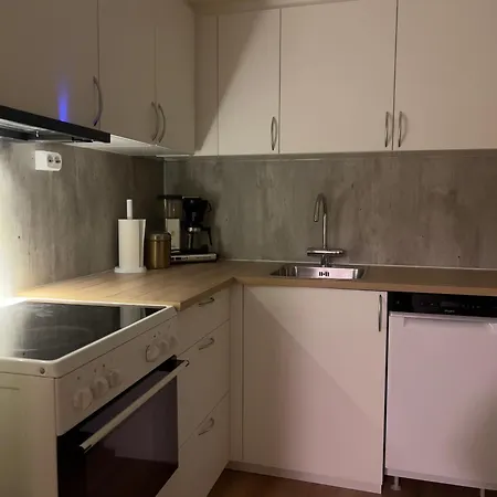 Til Leie For 3-5 Personer Naer Bussforbindelsen Apartamento