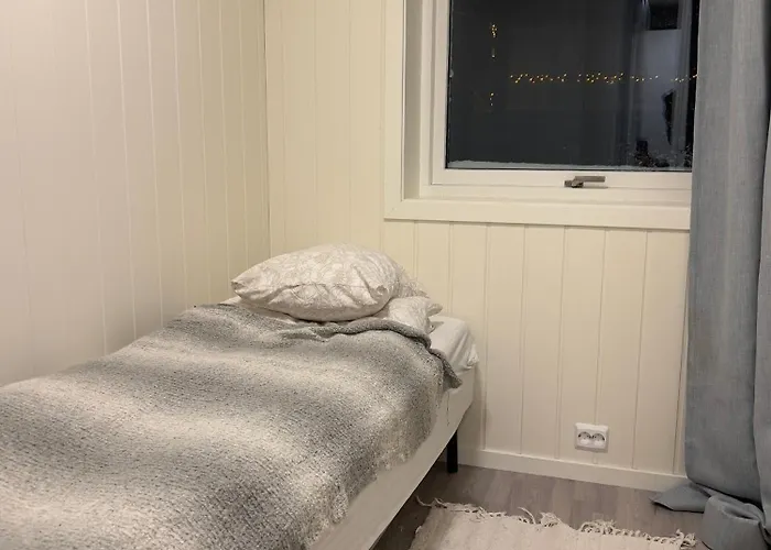 Apartamento Til Leie For 3-5 Personer Naer Bussforbindelsen