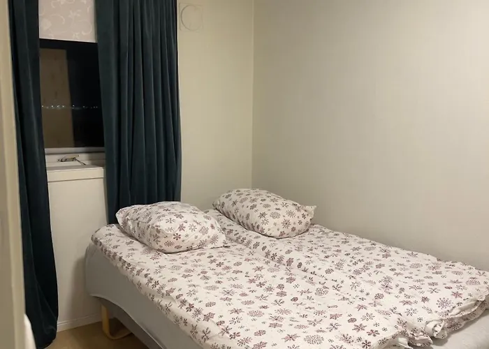 Til Leie For 3-5 Personer Naer Bussforbindelsen Tromsø