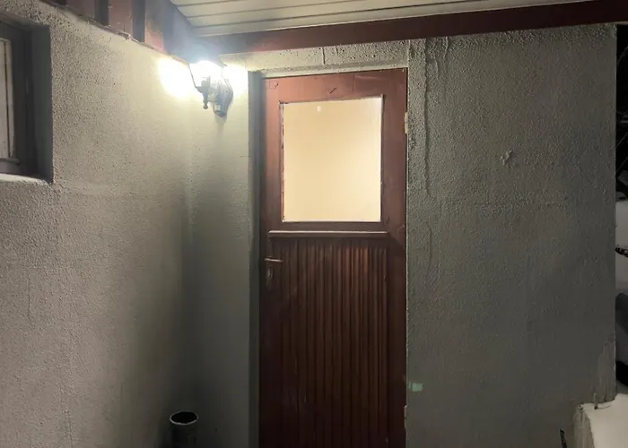 Apartamento Til Leie For 3-5 Personer Naer Bussforbindelsen